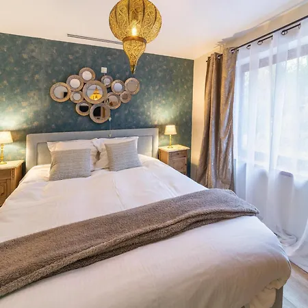 Capacious In With Garden Holiday home