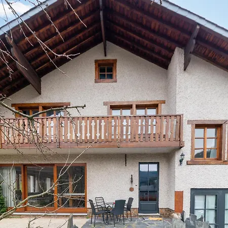Capacious In With Garden Holiday home Membre