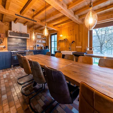 Holiday home Capacious In With Garden Membre
