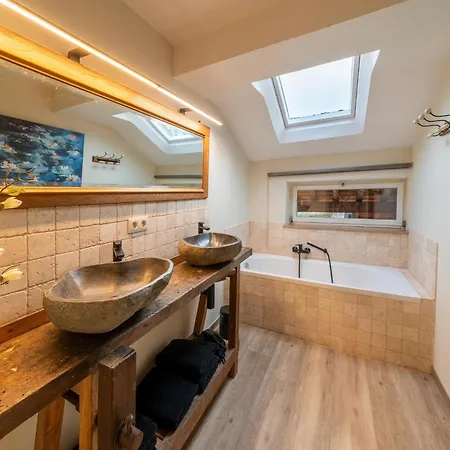 Holiday home Capacious In With Garden Membre
